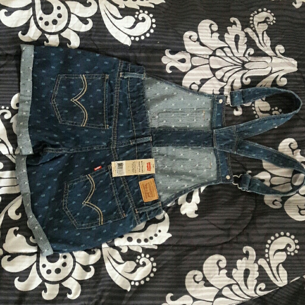 Levi's - Picture 2 of 3